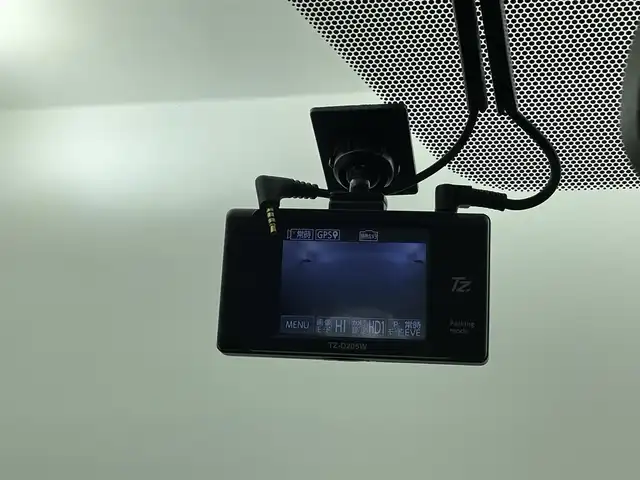 トヨタ アクア S スタイルブラック 福井県 2016(平28)年 4.4万km ダークブルーマイカ スマートキー/純正ナビ（ワンセグTV/BT）/純正フロアマット/純正ホイールキャップ/バックカメラ/ETC/前後ドライブレコーダー(TZ-D205W)/トヨタセーフティーセンス/衝突軽減ブレーキ/レーンキープアシスト/オートライト/電動格納ミラー