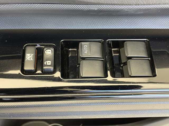 トヨタ アクア S スタイルブラック 千葉県 2016(平28)年 4.4万km ダークブルーマイカ トヨタセーフティーセンス/衝突軽減ブレーキ/レーンキープアシスト/純正7インチナビ（NSCP-W64）/　（Bluetooth/CD/DVD/TV）/バックカメラ/社外ETC/前後ドライブレコーダー(TZ-D205W)/純正フロアマット/オートハイビーム/フォグライト/電動格納ミラー