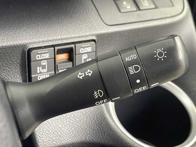 トヨタ シエンタ G クエロ 埼玉県 2020(令2)年 3.8万km ホワイトパールクリスタルシャイン 純正9インチナビ/全方位カメラ/前後ドライブレコーダー/ETC2.0/オートマチックハイビーム/車線逸脱警報/衝突軽減ブレーキ/クリアランスソナー/先行車発進お知らせ機能/リヤシートリマインダー/アイドリングストップ/両側パワースライドドア/プッシュスタート/ステアリングリモコン/ウィンカーミラー/電動格納ミラー/フロントフォグランプ/社外フロアマット/純正ドアバイザー/純正15インチアルミホイール