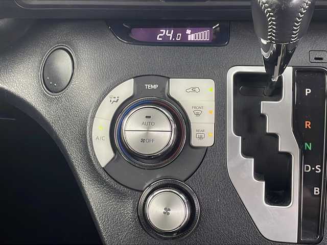 トヨタ シエンタ G クエロ 埼玉県 2020(令2)年 3.8万km ホワイトパールクリスタルシャイン 純正9インチナビ/全方位カメラ/前後ドライブレコーダー/ETC2.0/オートマチックハイビーム/車線逸脱警報/衝突軽減ブレーキ/クリアランスソナー/先行車発進お知らせ機能/リヤシートリマインダー/アイドリングストップ/両側パワースライドドア/プッシュスタート/ステアリングリモコン/ウィンカーミラー/電動格納ミラー/フロントフォグランプ/社外フロアマット/純正ドアバイザー/純正15インチアルミホイール