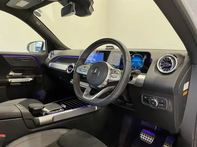 メルセデス・ベンツ Ｍ・ベンツ ＧＬＢ２００ｄ 4マチック AMGライン 福岡県 2022(令4)年 1.4万km ポーラホワイト 純正ナビ　/フルセグ　/サンルーフ　/ＡＣＣ　/レーンキープ　/ＢＳＭ　/３６０°カメラ　/前後ソナー　/パーキングアシスト　/ハーフレザーシート　/シートヒーター　/アンビエントライト　/ＬＥＤライト　/純正１９インチＡＷ