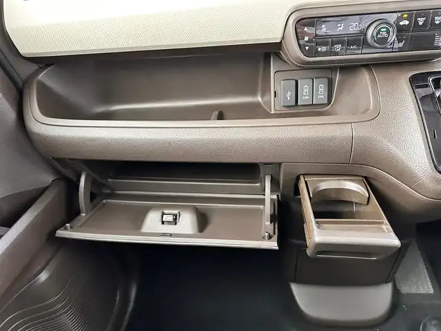 ホンダ Ｎ ＢＯＸ L 宮城県 2022(令4)年 1.7万km プラチナホワイトパール リア右側パワースライドドア/前席用i-サイドエアバッグシステム＋サイドカーテンエアバッグシステム(前席/後席対応)/＝＝＝/ホンダセンシング/●衝突軽減ブレーキ（CMBS）/●誤発進抑制機能/●歩行者事故低減ステアリング/●路外逸脱抑制機能/●渋滞追従機能付アダプティブクルーズコントロール（ACC）/●車線維持支援システム（LKAS）/●先行車発進お知らせ機能/●標識認識機能/●後方誤発進抑制機能/●オートハイビーム/リアパーキングセンサー/純正ナビ（VXM-234VFi）/・CD/DVD/・Bluetooth/・フルセグTV/バックカメラ/ビルトインETC/ドライブレコーダー/両側パワースライドドア/シートヒーター/ステアリングスイッチ/電動パーキングブレーキ/ブレーキホールド/LEDヘッドランプ/オートライト/スマートキー＆プッシュスタート/電動格納ミラー/フロアマット/ドアバイザー/W/サイド/カーテンエアバッグ