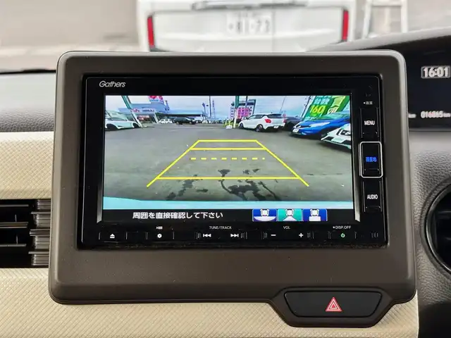 ホンダ Ｎ ＢＯＸ L 宮城県 2022(令4)年 1.7万km プラチナホワイトパール リア右側パワースライドドア/前席用i-サイドエアバッグシステム＋サイドカーテンエアバッグシステム(前席/後席対応)/＝＝＝/ホンダセンシング/●衝突軽減ブレーキ（CMBS）/●誤発進抑制機能/●歩行者事故低減ステアリング/●路外逸脱抑制機能/●渋滞追従機能付アダプティブクルーズコントロール（ACC）/●車線維持支援システム（LKAS）/●先行車発進お知らせ機能/●標識認識機能/●後方誤発進抑制機能/●オートハイビーム/リアパーキングセンサー/純正ナビ（VXM-234VFi）/・CD/DVD/・Bluetooth/・フルセグTV/バックカメラ/ビルトインETC/ドライブレコーダー/両側パワースライドドア/シートヒーター/ステアリングスイッチ/電動パーキングブレーキ/ブレーキホールド/LEDヘッドランプ/オートライト/スマートキー＆プッシュスタート/電動格納ミラー/フロアマット/ドアバイザー/W/サイド/カーテンエアバッグ