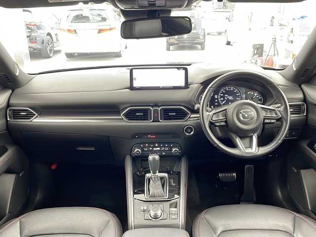 マツダ ＣＸ－５ XD スポーツアピアランス 兵庫県 2022(令4)年 4万km ジェットブラックマイカ ・10.25インチセンターディスプレイ/BT/USB/AppleCarPlay/AndroidAuto/・地上デジタルＴＶチューナー（フルセグ）/・BOSEサウンドシステム/・電動スライドガラスサンルーフ（チルトアップ機構付）/・ETC/・アダプティブLEDヘッドライト/・スマートブレーキサポート/・誤発進抑制制御/・スマートシティブレーキサポート/・マツダレーダークルーズコントロール/・クルージング＆トラフィック・サポート/・レーンキープアシストシステム/・車線逸脱警報システム/・３６０°ビューモニター/・ドライバーアテンションアラート/・交通標識認識システム/・リアクロストラフィックアラート/・ブラインドスポットモニタリング/・置くだけ充電/・レザーシート/・前席パワーシート/・前席シートヒーター/・ステアリングヒーター/・パドルシフト/・ヘッドアップディスプレイ/・純正19インチアルミホイール/・アドバンストキーレスエントリーシステム