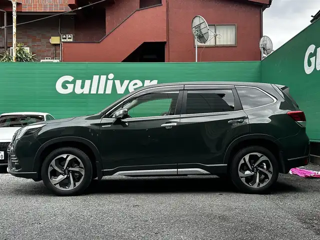 スバル フォレスター ハイブリッド アドバンス 東京都 2022(令4)年 1.3万km Ｄグリーン ワンオーナー/ALPINE製ナビ【7DXXF2】/(フルセグ/CD/DVD//Bluetooth/HDMI/Android Auto/Apple Car Play)/パワーバックドア/バック&サイドカメラ/アイサイトコアテクノロジー/・プリクラッシュブレーキ/・追従機能付クルーズコントロール/・後退時ブレーキアシスト/前後シートヒーター/純正ドライブレコーダー/前席パワーシート/運転席メモリーシート/革巻きステアリング/純正フロアマット/ドアハンドルプロテクター/ETC2.0/スペアキー×1/取扱説明書/保証書