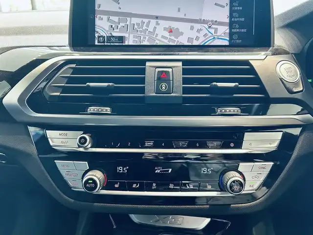 ＢＭＷ Ｘ３ xDrive20d Mスポーツ 大阪府 2020(令2)年 2.6万km サファイアブラックP ワンオーナー/黒革シート/純正メモリーナビ・地デジTV/360°カメラ/ミラーETC/純正USB/BT/ミラーリング/インテリジェントセーフティ/レーダークルーズコントロール/衝突軽減ブレーキ/LKA/BSM/コーナーセンサー/純正19インチAW(タイヤ24年製)/LEDライト/LEDフォグ/パワーバックドア/ルーフレール/前席パワーシート/シートヒーター/ワイヤレス充電/HUD/プッシュスタート/スマートキー×2/パドルシフト/アイドリングストップ