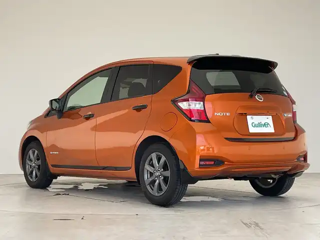 日産 ノート e－パワー X Bアロー 愛知県 2018(平30)年 1.9万km プレミアムコロナオレンジ/スーパーブラック 2トーン ナビ/フルセグTV/CD/DVD再生/Bluetooth接続/アラウンドビューモニター/バックモニター/エマージェンシーブレーキ/レーダークルーズコントロール/ステアリングスイッチ/コーナーセンサー/純正15インチアルミホイール/純正LEDヘッドライト/インテリジェントルームミラー/スマートキー/プッシュスタート/オートライト