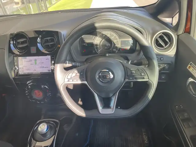 日産 ノート e－パワー X Bアロー 愛知県 2018(平30)年 1.9万km プレミアムコロナオレンジ/スーパーブラック 2トーン ナビ/フルセグTV/CD/DVD再生/Bluetooth接続/アラウンドビューモニター/バックモニター/エマージェンシーブレーキ/レーダークルーズコントロール/ステアリングスイッチ/コーナーセンサー/純正15インチアルミホイール/純正LEDヘッドライト/インテリジェントルームミラー/スマートキー/プッシュスタート/オートライト