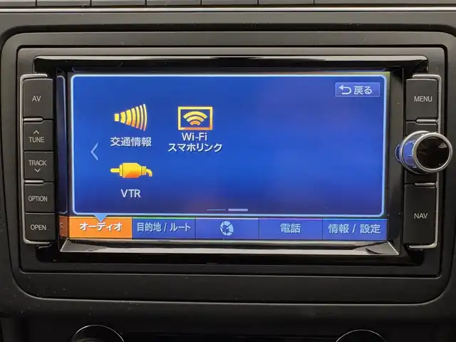フォルクスワーゲン ポロ アクティブ 兵庫県 2017(平29)年 7.1万km 赤 純正SDナビ/（CD、DVD、BT、フルセグ）/バックカメラ/ETC/ヘッドライトレベライザー/ISOFIX/キーレスキー/スペアキー×１/フォグランプ/純正フロアマット/純正15インチAW