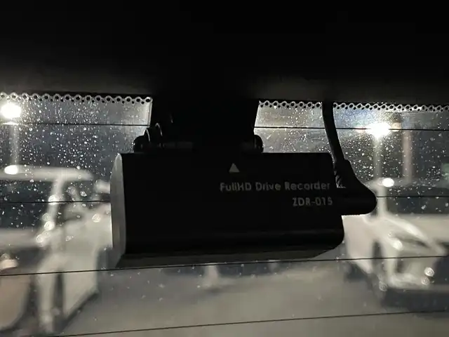 ホンダ オデッセイ ハイブリッド アブソルート・EXホンダセンジング 大阪府 2016(平28)年 7.2万km プレミアムヴィーナスブラックP ホンダセンシング/社外ナビ　/　 ＴＶ/CD/DVD/Bluetooth/USB/100V電源　/バックモニター　/１０インチ後席モニター/フロントコーナーセンサー　/ブラインドスポットモニター　/両側パワースライドドア　/アイドリングストップ　/運転席パワーシート　/前後ドライブレコーダー/オットマン/純正17インチアルミホイール/純正フロアマット/プッシュスタート/スマートキー/ＥＴＣ　/ＬＥＤ