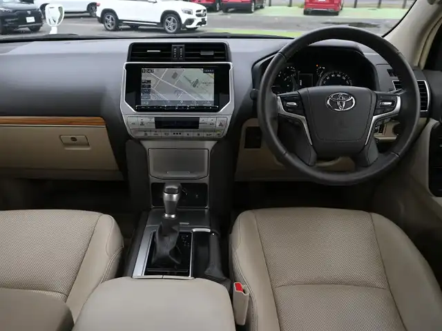 トヨタ ランドクルーザー プラド TX Lパッケージ マットブラED 千葉県 2023(令5)年 2.9万km ホワイトパールクリスタルシャイン Toyota Safety Sense/・プリクラッシュセーフティ/・レーンディパーチャーアラート/・オートハイビーム/・レーダークルーズコントロール/ムーンルーフ/ベージュレザーシート/前席パワーシート/エアシート/シートヒーター/リア電動リクライニングシート/9インチ社外メモリーナビ/地デジTV/【DVD/CD再生機能　Bluetooth接続】/バックカメラ/リバース連動ドアミラー（左）/革巻きステアリング/ETC/LEDヘッドライト/フォグライト/ウインカーミラー/クリアランスソナー/純正18インチアルミホイル/サイド/カーテンエアバッグ/スマートキー