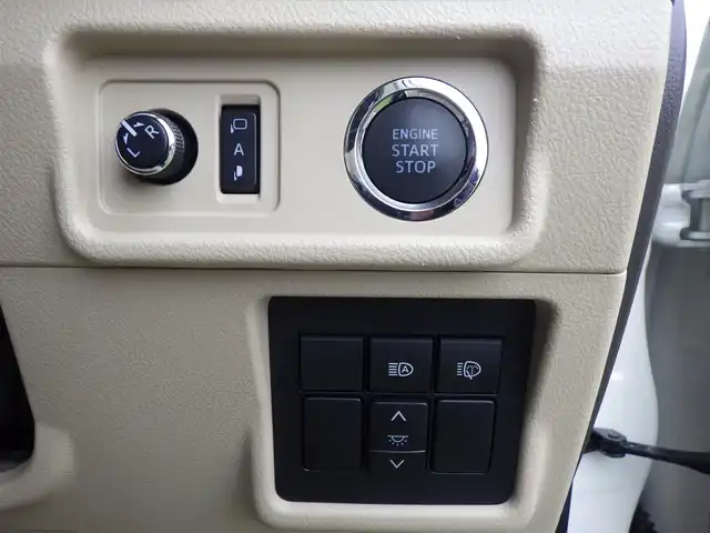 トヨタ ランドクルーザー プラド TX Lパッケージ マットブラED 千葉県 2023(令5)年 2.9万km ホワイトパールクリスタルシャイン Toyota Safety Sense/・プリクラッシュセーフティ/・レーンディパーチャーアラート/・オートハイビーム/・レーダークルーズコントロール/ムーンルーフ/ベージュレザーシート/前席パワーシート/エアシート/シートヒーター/リア電動リクライニングシート/9インチ社外メモリーナビ/地デジTV/【DVD/CD再生機能　Bluetooth接続】/バックカメラ/リバース連動ドアミラー（左）/革巻きステアリング/ETC/LEDヘッドライト/フォグライト/ウインカーミラー/クリアランスソナー/純正18インチアルミホイル/サイド/カーテンエアバッグ/スマートキー