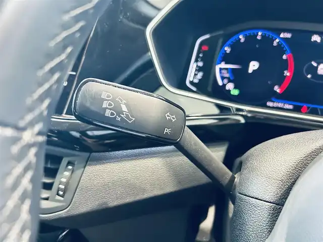 フォルクスワーゲン Ｔ－クロス TSI 1stプラス 大阪府 2021(令3)年 3.7万km 白 ワンオーナー/純正ナビ/TV/バックカメラ/applecarplay/ACC/ブラインドスポット/クリアランスソナー/パドルシフト/ハーフ革/ルーフレール/ワイヤレス充電/ETC/純正18インチAW/LEDヘッドライト