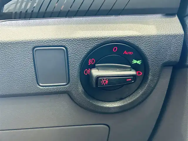 フォルクスワーゲン Ｔ－クロス TSI 1stプラス 大阪府 2021(令3)年 3.7万km 白 ワンオーナー/純正ナビ/TV/バックカメラ/applecarplay/ACC/ブラインドスポット/クリアランスソナー/パドルシフト/ハーフ革/ルーフレール/ワイヤレス充電/ETC/純正18インチAW/LEDヘッドライト