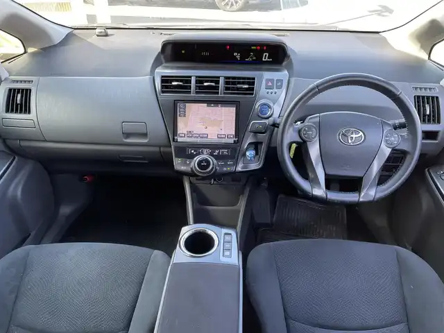 トヨタ プリウス α S チューンブラック 東京都 2014(平26)年 8.2万km ホワイトパールクリスタルシャイン トヨタ純正ナビ /＜TV/AMFM/BT/CD/DVD/SD＞/バックカメラ/ETC/EV/ECOモード/PWR/パーキングブレーキボタン/オートライト/エンジンスタートボタン/スマートキー/ステアリングスイッチ/純正フロアマット/社外アルミホイール/SRSエアバッグ（運転席/助手席/カーテン）