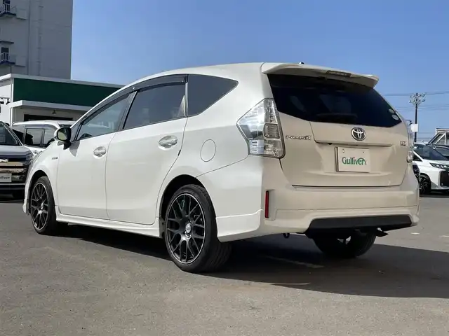 トヨタ プリウス α S チューンブラック 東京都 2014(平26)年 8.2万km ホワイトパールクリスタルシャイン トヨタ純正ナビ /＜TV/AMFM/BT/CD/DVD/SD＞/バックカメラ/ETC/EV/ECOモード/PWR/パーキングブレーキボタン/オートライト/エンジンスタートボタン/スマートキー/ステアリングスイッチ/純正フロアマット/社外アルミホイール/SRSエアバッグ（運転席/助手席/カーテン）