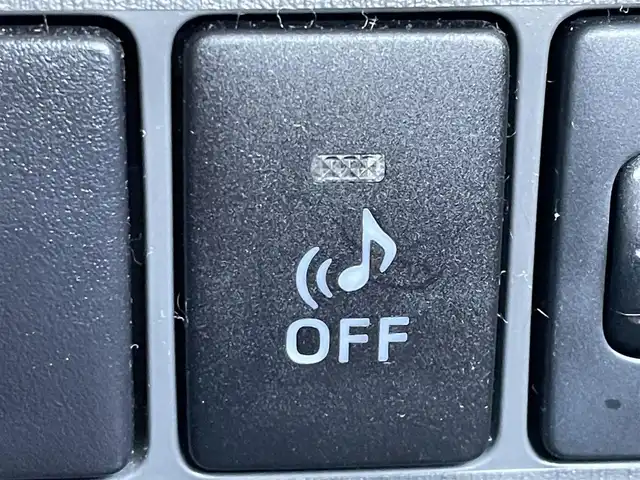 トヨタ プリウス α S チューンブラック 東京都 2014(平26)年 8.2万km ホワイトパールクリスタルシャイン トヨタ純正ナビ /＜TV/AMFM/BT/CD/DVD/SD＞/バックカメラ/ETC/EV/ECOモード/PWR/パーキングブレーキボタン/オートライト/エンジンスタートボタン/スマートキー/ステアリングスイッチ/純正フロアマット/社外アルミホイール/SRSエアバッグ（運転席/助手席/カーテン）