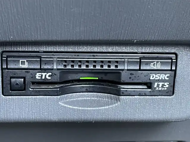 トヨタ プリウス α S チューンブラック 東京都 2014(平26)年 8.2万km ホワイトパールクリスタルシャイン トヨタ純正ナビ /＜TV/AMFM/BT/CD/DVD/SD＞/バックカメラ/ETC/EV/ECOモード/PWR/パーキングブレーキボタン/オートライト/エンジンスタートボタン/スマートキー/ステアリングスイッチ/純正フロアマット/社外アルミホイール/SRSエアバッグ（運転席/助手席/カーテン）