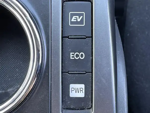 トヨタ プリウス α S チューンブラック 東京都 2014(平26)年 8.2万km ホワイトパールクリスタルシャイン トヨタ純正ナビ /＜TV/AMFM/BT/CD/DVD/SD＞/バックカメラ/ETC/EV/ECOモード/PWR/パーキングブレーキボタン/オートライト/エンジンスタートボタン/スマートキー/ステアリングスイッチ/純正フロアマット/社外アルミホイール/SRSエアバッグ（運転席/助手席/カーテン）