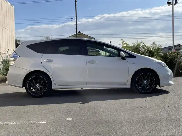 トヨタ プリウス α S チューンブラック 東京都 2014(平26)年 8.2万km ホワイトパールクリスタルシャイン トヨタ純正ナビ /＜TV/AMFM/BT/CD/DVD/SD＞/バックカメラ/ETC/EV/ECOモード/PWR/パーキングブレーキボタン/オートライト/エンジンスタートボタン/スマートキー/ステアリングスイッチ/純正フロアマット/社外アルミホイール/SRSエアバッグ（運転席/助手席/カーテン）