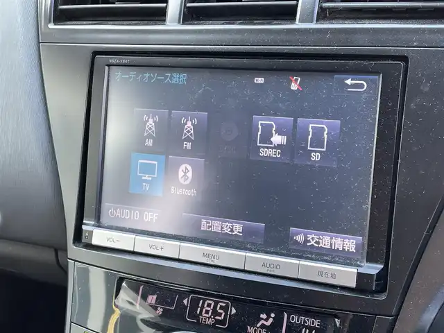 トヨタ プリウス α S チューンブラック 東京都 2014(平26)年 8.2万km ホワイトパールクリスタルシャイン トヨタ純正ナビ /＜TV/AMFM/BT/CD/DVD/SD＞/バックカメラ/ETC/EV/ECOモード/PWR/パーキングブレーキボタン/オートライト/エンジンスタートボタン/スマートキー/ステアリングスイッチ/純正フロアマット/社外アルミホイール/SRSエアバッグ（運転席/助手席/カーテン）