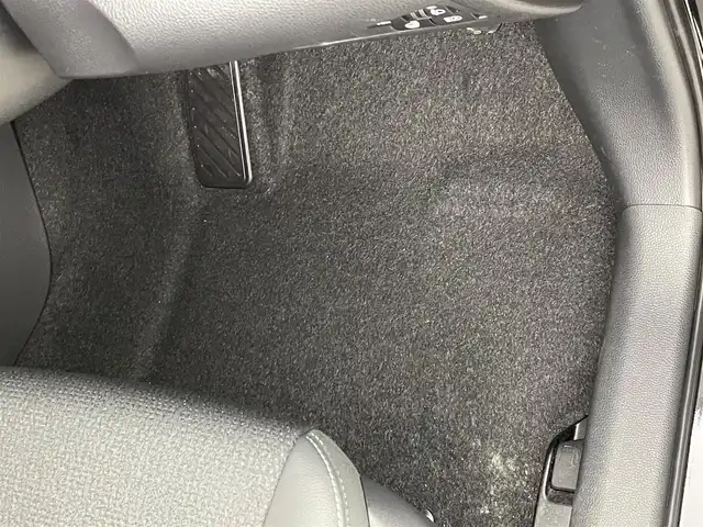 トヨタ ヤリスクロス ハイブリッド Z 群馬県 2025(令7)年 0.1千km ブラックマイカ 登録済未使用車　純正８型ディスプレイオーディオ　全方位カメラ　衝突軽減　アダプティブクルーズコントロール　ＢＳＭ　シートヒーター　ハンドルヒーター　ビルトインＥＴＣ２．０　障害物センサー　禁煙車