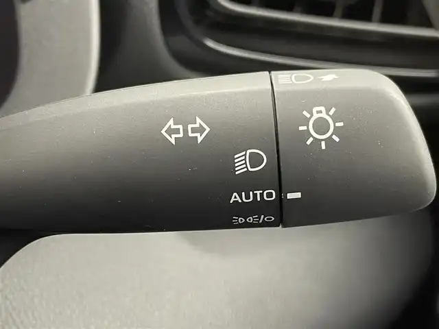 トヨタ ヤリスクロス ハイブリッド Z 群馬県 2025(令7)年 0.1千km ブラックマイカ 登録済未使用車　純正８型ディスプレイオーディオ　全方位カメラ　衝突軽減　アダプティブクルーズコントロール　ＢＳＭ　シートヒーター　ハンドルヒーター　ビルトインＥＴＣ２．０　障害物センサー　禁煙車