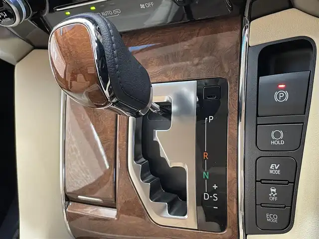 トヨタ アルファードハイブリット エグゼクティブ ラウンジ 岩手県 2015(平27)年 4.3万km ホワイトパールクリスタルシャイン ワンオーナー/４WD/JBLプレミアムサウンドシステム/モデリスタエアロ/サンルーフ/両側パワースライドドア/パワーバックドア/後席モニター/後席エアコン/100Ｖ電源/MTモード付AT/プリクラッシュセーフティ/クリアランスソナー/全周囲カメラ/横滑り防止装置/オートライト/オートハイビーム/アイドリングストップ/パワーシート/シートヒーター/エアシート/ステアリングヒーター/オールオートパワーウィンドウ/ステアリングスイッチ