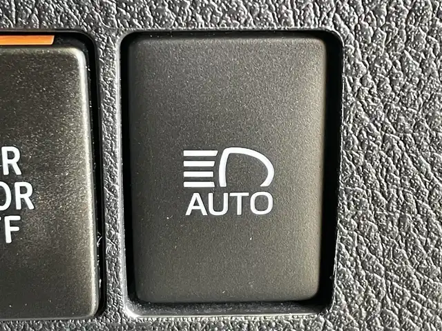 トヨタ アルファードハイブリット エグゼクティブ ラウンジ 岩手県 2015(平27)年 4.3万km ホワイトパールクリスタルシャイン ワンオーナー/４WD/JBLプレミアムサウンドシステム/モデリスタエアロ/サンルーフ/両側パワースライドドア/パワーバックドア/後席モニター/後席エアコン/100Ｖ電源/MTモード付AT/プリクラッシュセーフティ/クリアランスソナー/全周囲カメラ/横滑り防止装置/オートライト/オートハイビーム/アイドリングストップ/パワーシート/シートヒーター/エアシート/ステアリングヒーター/オールオートパワーウィンドウ/ステアリングスイッチ