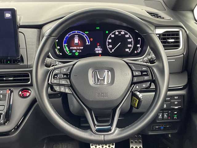 ホンダ オデッセイ ハイブリッド e:HEVアブソルート EXブラックED 愛知県 2024(令6)年 2.3万km プレミアムヴィーナスブラックP ワンオーナー/純正ナビ/マルチビューカメラシステム/フルセグTV・HDMI・Bluetooth・USB・CD・DVD/ETC/前後ドライブレコーダー/両側パワースライドドア/ハンズフリーアクセステールゲート/18インチアルミホイール/本革シート/運転席助手席・2列目パワーシート/運転席助手席・2列目シートヒーター/おくだけ充電/ホンダセンシング/衝突軽減ブレーキ/先行車発進お知らせ/歩行者事故低減ステアリング/路外逸脱抑制/標識認識/渋滞追従機能付ACC/車線維持支援システム/ブラインドスポットインフォメーション/オートハイビーム/誤発進抑制/後方誤発進抑制/近距離衝突軽減ブレーキ/急アクセル抑制/パーキングセンサー/後退出庫サポート/アクティブコーナリングライト/車両接近通報/ECONモード/ヒルスタートアシスト/横滑り防止/LEDヘッド/オートライト/プラズマクラスター技術搭載フルオートエアコン/フロントオートエアコン・リヤオートエアコン/革巻きステアリング/パドルシフト/USBチャージャー/プッシュスタート/スマートキー/スペアキー