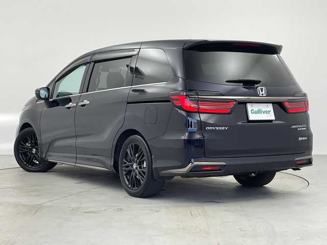 ホンダ オデッセイ ハイブリッド e:HEVアブソルート EXブラックED 愛知県 2024(令6)年 2.3万km プレミアムヴィーナスブラックP ワンオーナー/純正ナビ/マルチビューカメラシステム/フルセグTV・HDMI・Bluetooth・USB・CD・DVD/ETC/前後ドライブレコーダー/両側パワースライドドア/ハンズフリーアクセステールゲート/18インチアルミホイール/本革シート/運転席助手席・2列目パワーシート/運転席助手席・2列目シートヒーター/おくだけ充電/ホンダセンシング/衝突軽減ブレーキ/先行車発進お知らせ/歩行者事故低減ステアリング/路外逸脱抑制/標識認識/渋滞追従機能付ACC/車線維持支援システム/ブラインドスポットインフォメーション/オートハイビーム/誤発進抑制/後方誤発進抑制/近距離衝突軽減ブレーキ/急アクセル抑制/パーキングセンサー/後退出庫サポート/アクティブコーナリングライト/車両接近通報/ECONモード/ヒルスタートアシスト/横滑り防止/LEDヘッド/オートライト/プラズマクラスター技術搭載フルオートエアコン/フロントオートエアコン・リヤオートエアコン/革巻きステアリング/パドルシフト/USBチャージャー/プッシュスタート/スマートキー/スペアキー