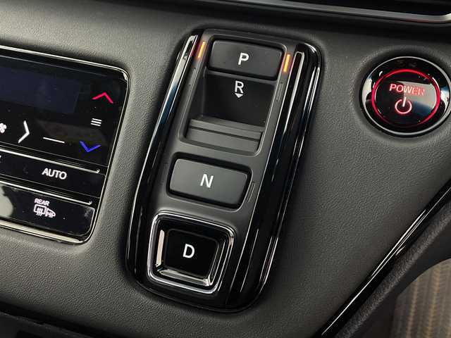 ホンダ オデッセイ ハイブリッド e:HEVアブソルート EXブラックED 愛知県 2024(令6)年 2.3万km プレミアムヴィーナスブラックP ワンオーナー/純正ナビ/マルチビューカメラシステム/フルセグTV・HDMI・Bluetooth・USB・CD・DVD/ETC/前後ドライブレコーダー/両側パワースライドドア/ハンズフリーアクセステールゲート/18インチアルミホイール/本革シート/運転席助手席・2列目パワーシート/運転席助手席・2列目シートヒーター/おくだけ充電/ホンダセンシング/衝突軽減ブレーキ/先行車発進お知らせ/歩行者事故低減ステアリング/路外逸脱抑制/標識認識/渋滞追従機能付ACC/車線維持支援システム/ブラインドスポットインフォメーション/オートハイビーム/誤発進抑制/後方誤発進抑制/近距離衝突軽減ブレーキ/急アクセル抑制/パーキングセンサー/後退出庫サポート/アクティブコーナリングライト/車両接近通報/ECONモード/ヒルスタートアシスト/横滑り防止/LEDヘッド/オートライト/プラズマクラスター技術搭載フルオートエアコン/フロントオートエアコン・リヤオートエアコン/革巻きステアリング/パドルシフト/USBチャージャー/プッシュスタート/スマートキー/スペアキー