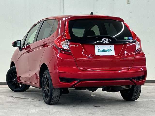 ホンダ フィット 13G F 道央・札幌 2018(平30)年 7.7万km プレミアムクリスタルレッドM ４WD//社外ナビ/　CD/BT/USB/ワンセグTV//バックカメラ//エンジンスターター//プッシュスタート//スマートキー//スペアキー//アイドリングストップ//ETC//社外15インチアルミ//冬タイヤ付き//電動格納ミラー