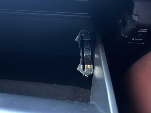 トヨタ クラウン アスリート S 群馬県 2015(平27)年 2.5万km ホワイトパールクリスタルシャイン ワンオーナー/社外SDナビ/　(AM/FM/DISC/SD/BT/TV)/バックカメラ/クルーズコントロール/ETC/HIDヘッドライト/LEDフォグライト/社外マフラーカッター/純正フロアマット/純正ドアバイザー/ドアミラーヒーター/革巻きステアリング/D/N側パワーシート/電動格納ミラー/保証書/スペアキー