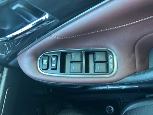 トヨタ クラウン アスリート S 群馬県 2015(平27)年 2.5万km ホワイトパールクリスタルシャイン ワンオーナー/社外SDナビ/　(AM/FM/DISC/SD/BT/TV)/バックカメラ/クルーズコントロール/ETC/HIDヘッドライト/LEDフォグライト/社外マフラーカッター/純正フロアマット/純正ドアバイザー/ドアミラーヒーター/革巻きステアリング/D/N側パワーシート/電動格納ミラー/保証書/スペアキー