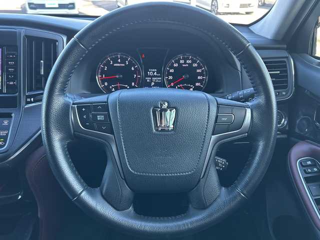 トヨタ クラウン アスリート S 群馬県 2015(平27)年 2.5万km ホワイトパールクリスタルシャイン ワンオーナー/社外SDナビ/　(AM/FM/DISC/SD/BT/TV)/バックカメラ/クルーズコントロール/ETC/HIDヘッドライト/LEDフォグライト/社外マフラーカッター/純正フロアマット/純正ドアバイザー/ドアミラーヒーター/革巻きステアリング/D/N側パワーシート/電動格納ミラー/保証書/スペアキー