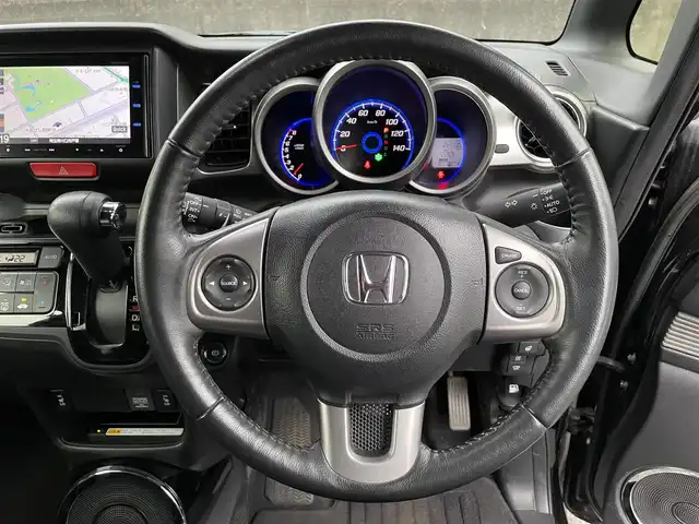 ホンダ Ｎ ＢＯＸ スラッシュ X 埼玉県 2014(平26)年 5.5万km スマートブラック ワンオーナー/純正ナビTV/シートヒーター（前席）/ステアリングヒーター/クルコン/電子制御パーキングブレーキ/プッシュスタート/PURE　sound　booth/バックカメラ/置型スマホ充電/USBポートｘ１/ＥＴＣ/オートライト/HIDヘッドライト/取扱説明書/保証書付整備手帳