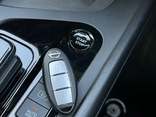 日産 ノート X 茨城県 2022(令4)年 7.1万km スーパーブラック エマージェンシーブレーキ/プロパイロット /純正ディスプレイオーディオ/　　BT/フルセグ/アラウンドビューモニター/インテリジェントクルーズコントロール/オートライト/スマートキー/ETC2.0