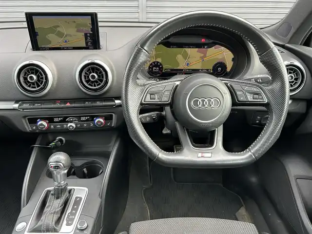 アウディ Ａ３ SB 1．4 TFSI スポーツ 茨城県 2018(平30)年 8.6万km グレイシアホワイトメタリック アシスタンスパッケージ/・サイドアシスト/・レーンアシスト/・リヤクロストラフィックアシスト/・ハイビームアシスト/コンビニエンスパッケージ/・アドバンストキー/・アウディパーキングシステム/・リヤビューカメラ/バーチャルコックピット/アウディプレセンス/アダプティブクルーズコントロール/純正ナビ/フルセグTV/BT/ハーフレザーシート/シートヒーター/パワーシート/LEDヘッドライト/パドルシフト/ドラレコ/禁煙車