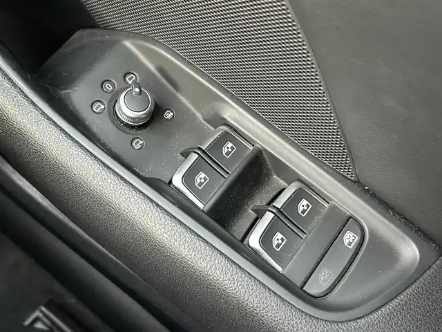 アウディ Ａ３ SB 1．4 TFSI スポーツ 茨城県 2018(平30)年 8.6万km グレイシアホワイトメタリック アシスタンスパッケージ/・サイドアシスト/・レーンアシスト/・リヤクロストラフィックアシスト/・ハイビームアシスト/コンビニエンスパッケージ/・アドバンストキー/・アウディパーキングシステム/・リヤビューカメラ/バーチャルコックピット/アウディプレセンス/アダプティブクルーズコントロール/純正ナビ/フルセグTV/BT/ハーフレザーシート/シートヒーター/パワーシート/LEDヘッドライト/パドルシフト/ドラレコ/禁煙車