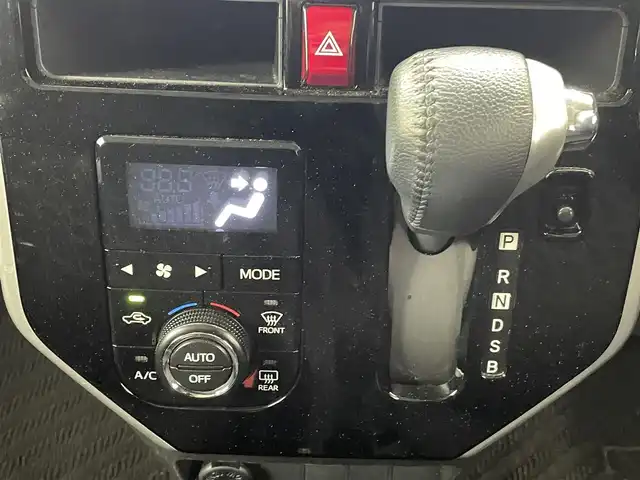 トヨタ ルーミー カスタムG 熊本県 2019(平31)年 3.1万km ファイアークォーツレッドM 禁煙車　/純正ナビ（ＣＤ・ＤＶＤ・フルセグ・ＢＴ・ＳＤ）/バックカメラ　/両側パワースライドドア　/前後クリアランスソナー　/クルーズコントロール　/衝突軽減ブレーキ　/レーンキープアシスト　/横滑り防止/純正フロアマット/純正１４インチAW/オートライト/オートマチックハイビーム/フォグライト/スマートキー/プッシュスタート/スペアキー1本
