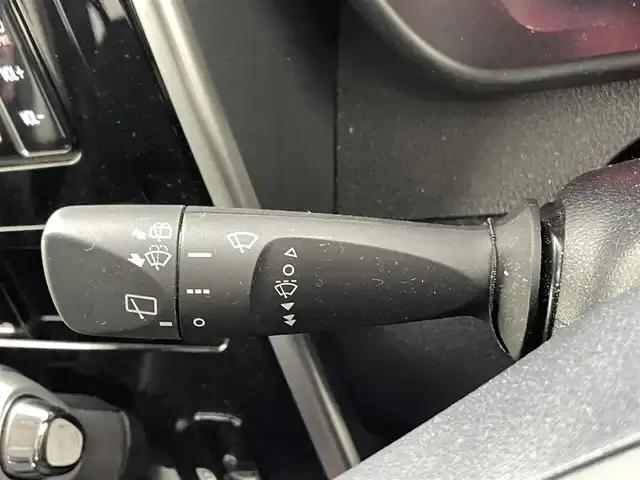 トヨタ ルーミー カスタムG 熊本県 2019(平31)年 3.1万km ファイアークォーツレッドM 禁煙車　/純正ナビ（ＣＤ・ＤＶＤ・フルセグ・ＢＴ・ＳＤ）/バックカメラ　/両側パワースライドドア　/前後クリアランスソナー　/クルーズコントロール　/衝突軽減ブレーキ　/レーンキープアシスト　/横滑り防止/純正フロアマット/純正１４インチAW/オートライト/オートマチックハイビーム/フォグライト/スマートキー/プッシュスタート/スペアキー1本