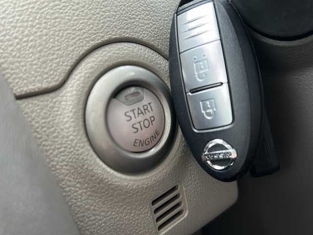 日産 マーチ 12X 福島県 2010(平22)年 7.3万km バーニングレッド 純正ナビ/(TV&BT&DVD.CD&AM.FM)/現状ナビ＆ワンセグ使用できます/ＥＴＣ/社外15inアルミホイール/ハロゲンライト/電動格納ミラー/スマートキー/プッシュスタート/Ｗエアバッグ/エンジンスターター/ＡＢＳ/ドアバイザー/純正フロアマット/保証書/取扱説明書