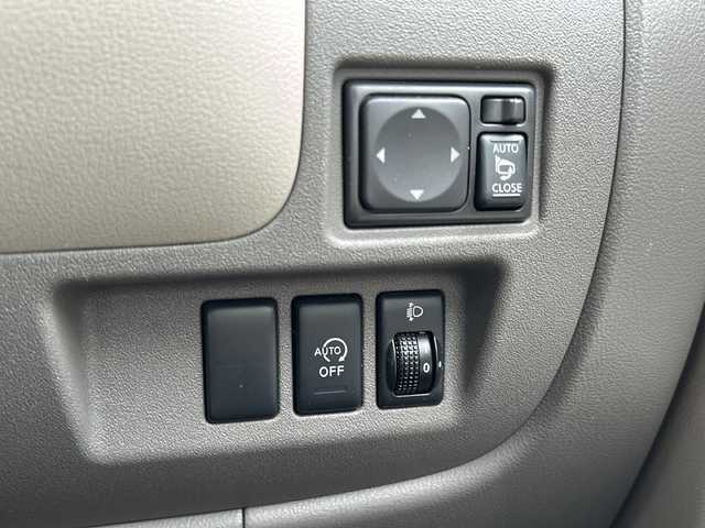 日産 マーチ 12X 福島県 2010(平22)年 7.3万km バーニングレッド 純正ナビ/(TV&BT&DVD.CD&AM.FM)/現状ナビ＆ワンセグ使用できます/ＥＴＣ/社外15inアルミホイール/ハロゲンライト/電動格納ミラー/スマートキー/プッシュスタート/Ｗエアバッグ/エンジンスターター/ＡＢＳ/ドアバイザー/純正フロアマット/保証書/取扱説明書