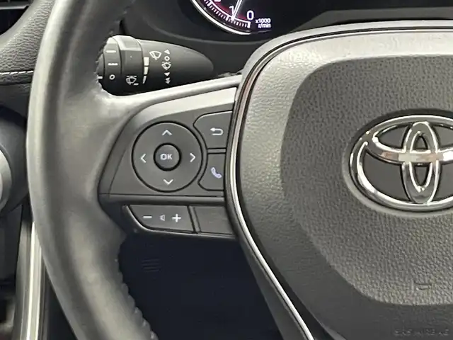 トヨタ ＲＡＶ４ G 福井県 2019(令1)年 4.8万km アティチュードブラックマイカ 純正ナビ/トヨタセーフティーセンス/プリクラッシュセーフティーシステム/横滑り防止装置/レーダークルーズコントロール/パワーバックドア/シートヒーター/ETC/LEDヘッドライト/バックカメラ