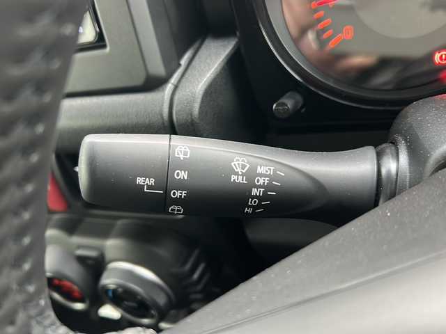 スズキ ジムニー XC 岐阜県 2023(令5)年 0.2万km ブルーイッシュブラックパール3 登録時1/858km/社外７インチナビ/ワンセグテレビ/Bluetooth/革巻きステアリング/４WD/バックカメラ/LEDライト/クルーズコントロール/純正アルミホイール/サイドアンダーミラー/シートヒーター/プッシュスタート/スマートキー/社外フロアマット/ドアバイザー