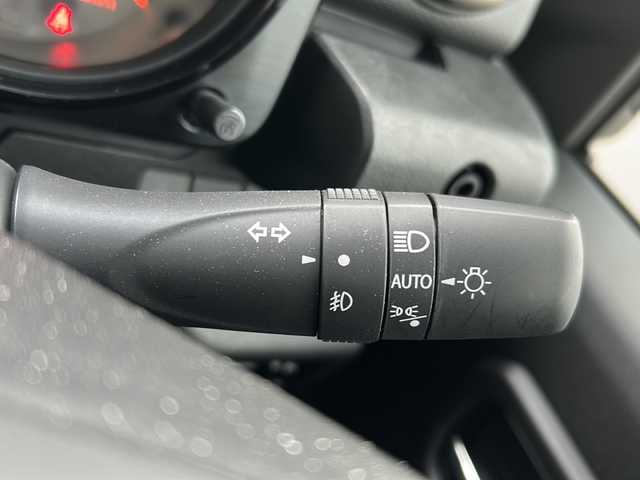 スズキ ジムニー XC 岐阜県 2023(令5)年 0.2万km ブルーイッシュブラックパール3 登録時1/858km/社外７インチナビ/ワンセグテレビ/Bluetooth/革巻きステアリング/４WD/バックカメラ/LEDライト/クルーズコントロール/純正アルミホイール/サイドアンダーミラー/シートヒーター/プッシュスタート/スマートキー/社外フロアマット/ドアバイザー