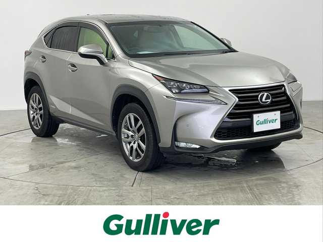 レクサス ＮＸ 300h バージョンL 愛知県 2015(平27)年 7万km ソニックチタニウム 3眼LEDヘッドライト/純正メモリーナビ/バックカメラ/レザーシート/クルーズコントロール/フルセグTV/Bluetooth対応/サイドカメラ（左側）/ドライブレコーダー（前後）/ステアリングリモコン/パドルシフト/ビルトインETC/メモリーパワーシート/シートヒーター（前席）/コンビレザーエアシート（前席）/後席リクライニング機能/パワーバックドア/純正18インチアルミホイール/純正フロアマット/オートライト/USB端子入力/スマートキー