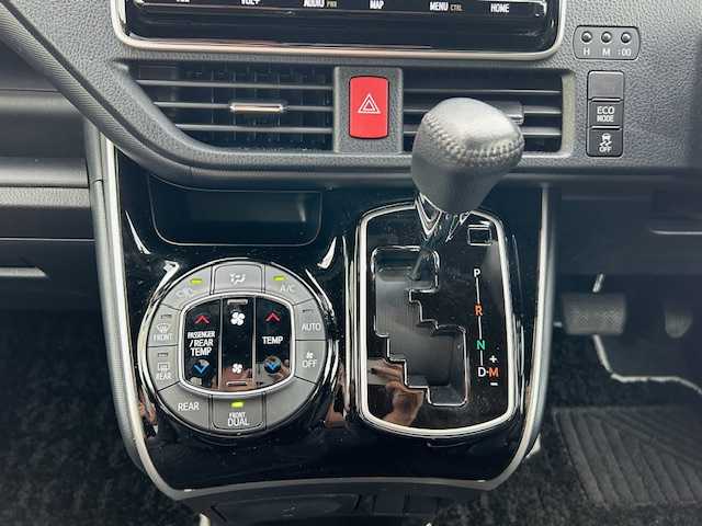 トヨタ ヴォクシー ZS 煌Ⅱ 静岡県 2020(令2)年 2万km イナズマスパーキングブラックガラスフレーク ワンオーナー/純正9インチナビ/・フルセグTV/・Bluetooth接続/・DVD再生/Bカメラ/クルコン/両側パワスラ/衝突軽減/前後コーナーセンサー/プッシュスタート/スマートキー/ETC2.0/前後ドラレコ/LEDオートライト・オートハイビーム/純正16インチアルミホイール/取扱説明書/保証書