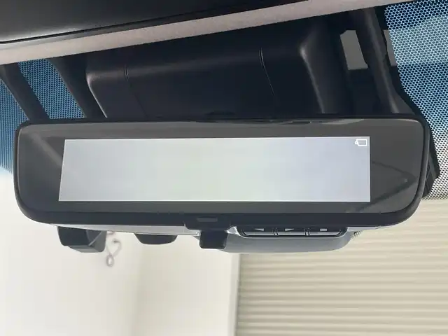 トヨタ ヴェルファイア ハイブリット ZR Gエディション 愛知県 2019(平31)年 6.2万km ホワイトパールクリスタルシャイン 純９型ナビ　フルセグＴＶ　全方位カメラ　ＪＢＬサウンド　デジタルインナーミラー　純１２型後席モニター　パワーバックドア　両側電動スライドドア　温・冷シート　黒革　３眼ＬＥＤオートライト　ＢＳＭ　禁煙車/ETC２．０　ドラレコ　1・2列目シートヒーター　オートハイビーム　追従クルコン　衝突軽減　メモリ付きパワーシート　オットマン　Bluetooth　HDMI端子　後席エアコン